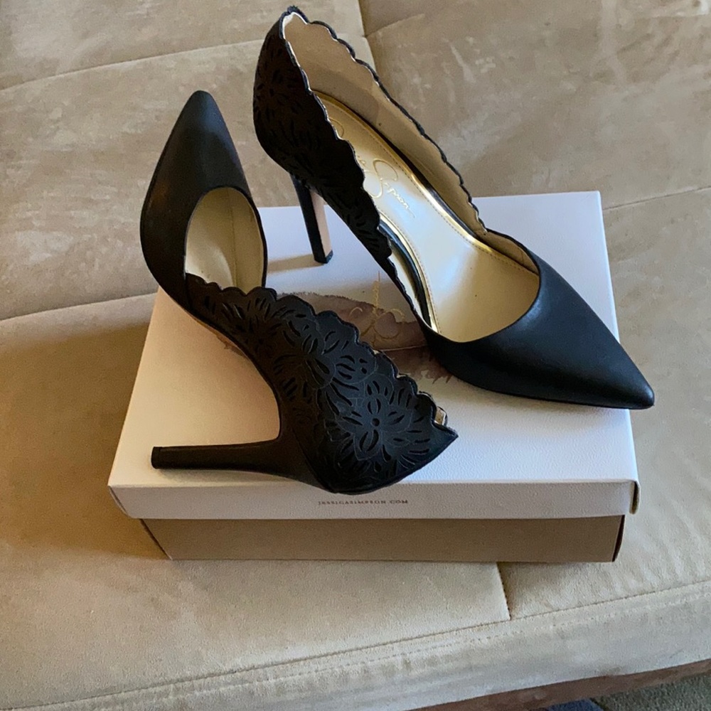 Jessica Simpson Dressy pump, laser cut detail